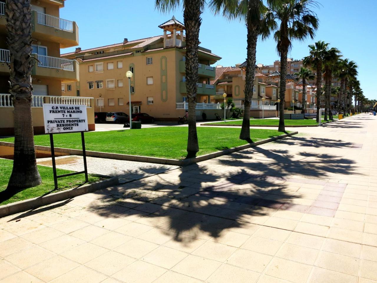 Rentyplus 251 Villa Frente Marino La Manga Bagian luar foto
